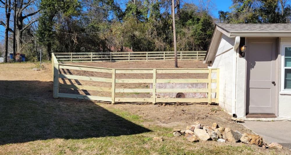 Gallery photos for Farmhouse-Style 4-Rail Ranch Fence with Pet Security: Image #2