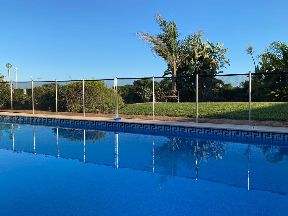 Gallery photos for Mesh Safety Fences Around Pools: Image #1